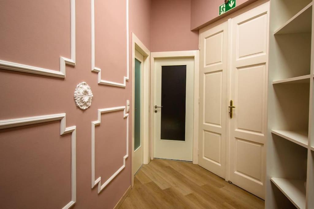 Appartement Luxuryloft - Direct Access To Shopping Street, U3 Station, Close To Center Wenen